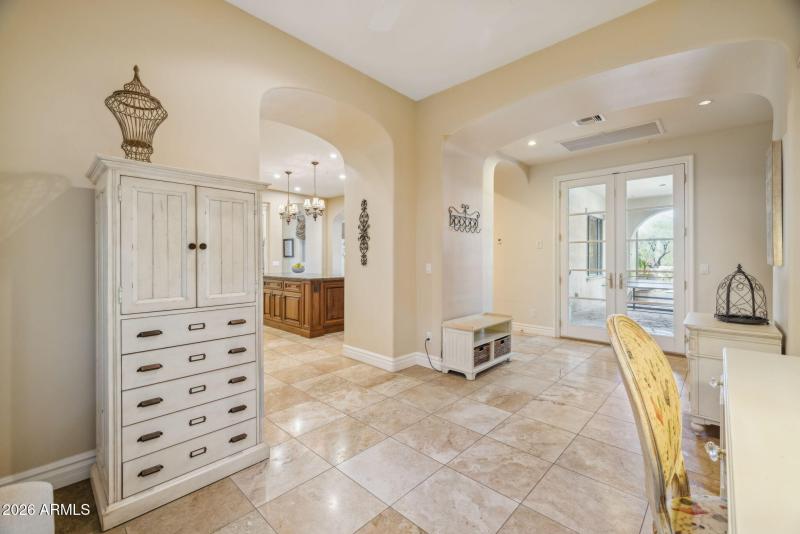 35-web-or-mls-10310-e-sierra-pinta-dr