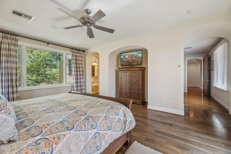 45-web-or-mls-10310-e-sierra-pinta-dr