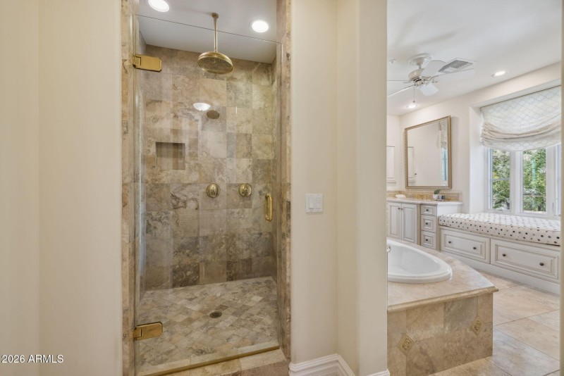 50-web-or-mls-10310-e-sierra-pinta-dr