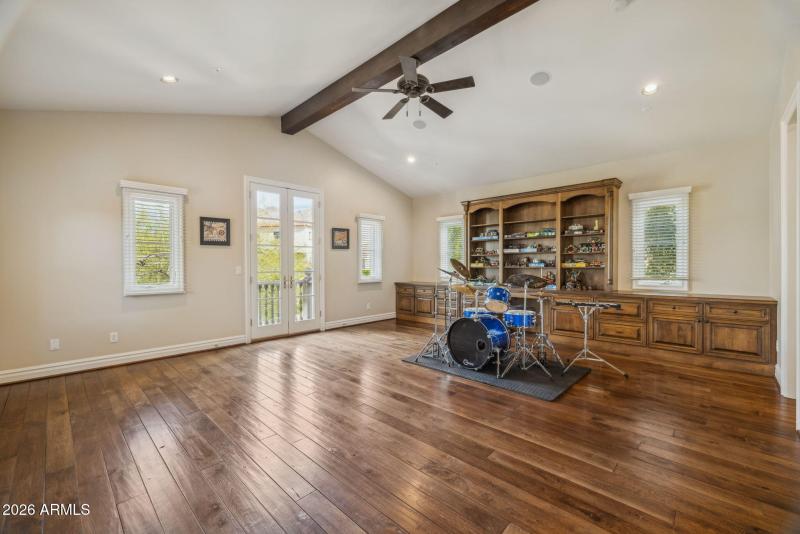 53-web-or-mls-10310-e-sierra-pinta-dr