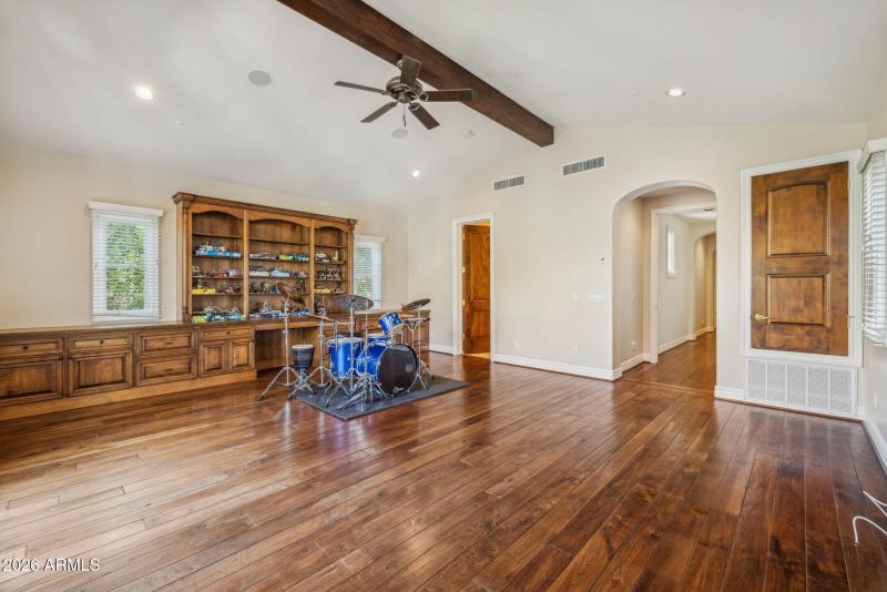 54-web-or-mls-10310-e-sierra-pinta-dr