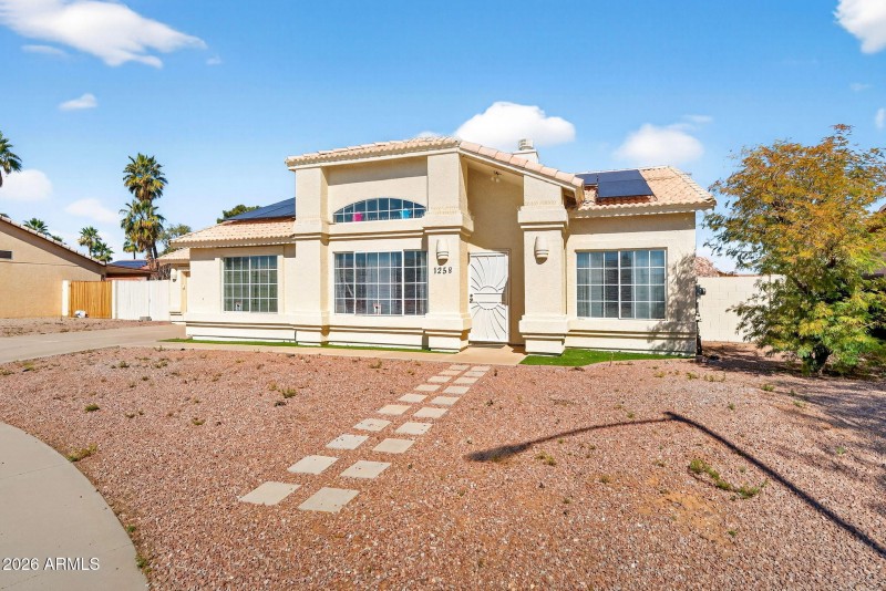 3-web-or-mls-34E Manor Dr