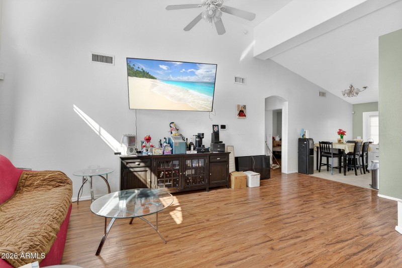 5-web-or-mls-23E Manor Dr