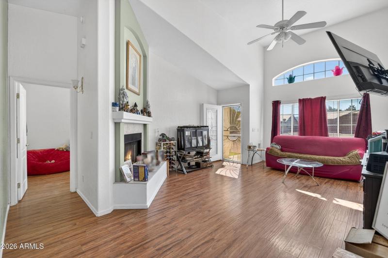 7-web-or-mls-22E Manor Dr