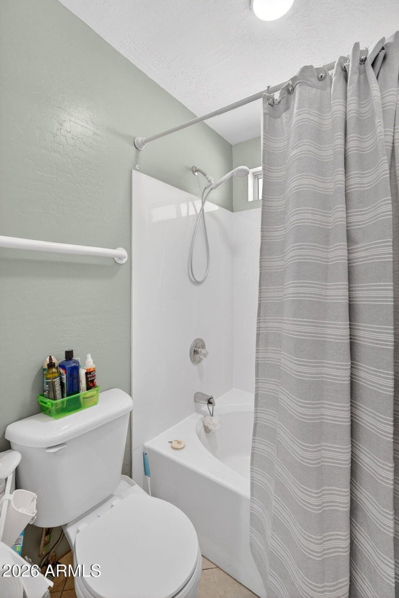 19-web-or-mls-09E Manor Dr