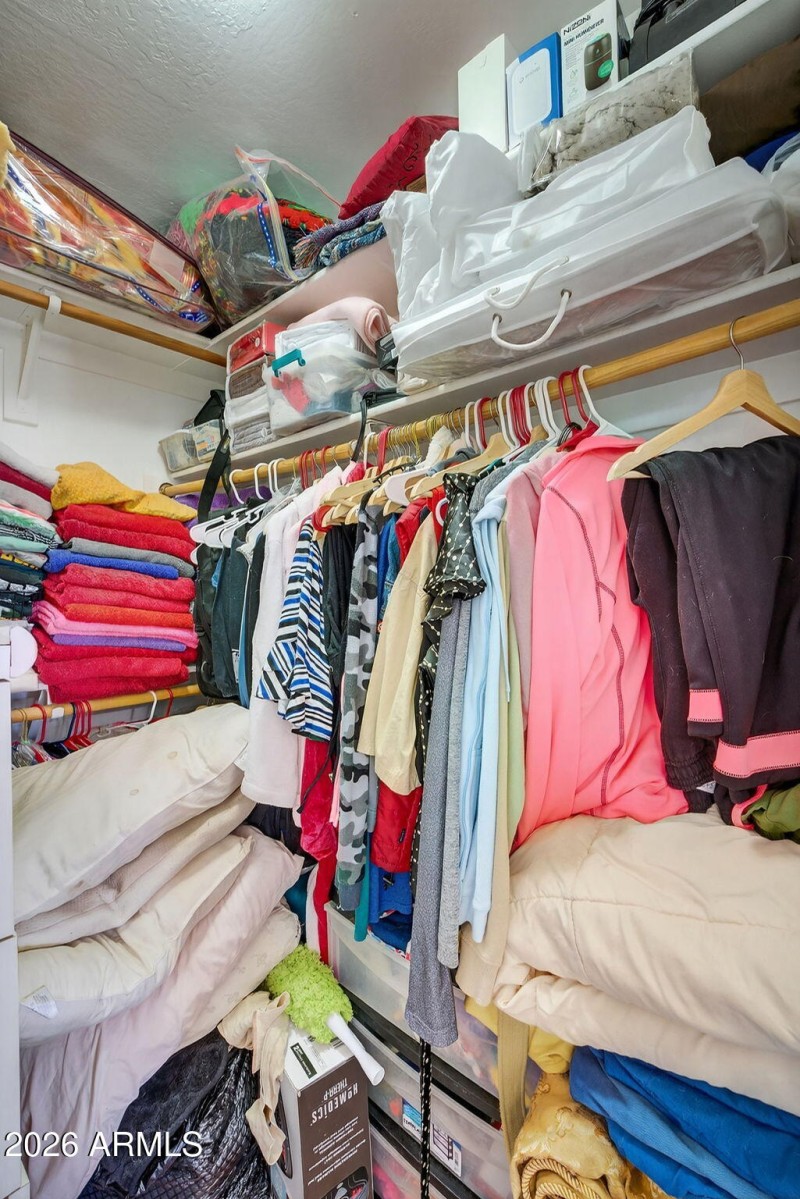 20-web-or-mls-11E Manor Dr