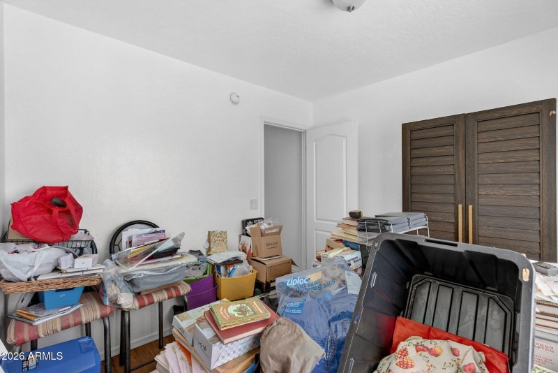 24-web-or-mls-02E Manor Dr