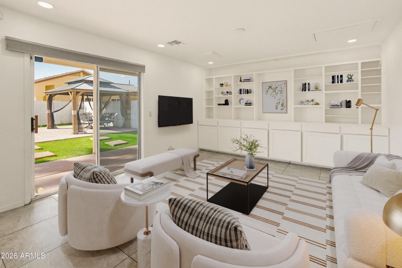 288 S Jesse St (maing living area)