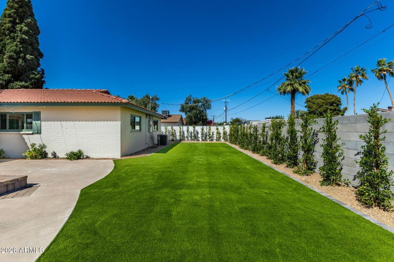 Large Entertaining Backyard