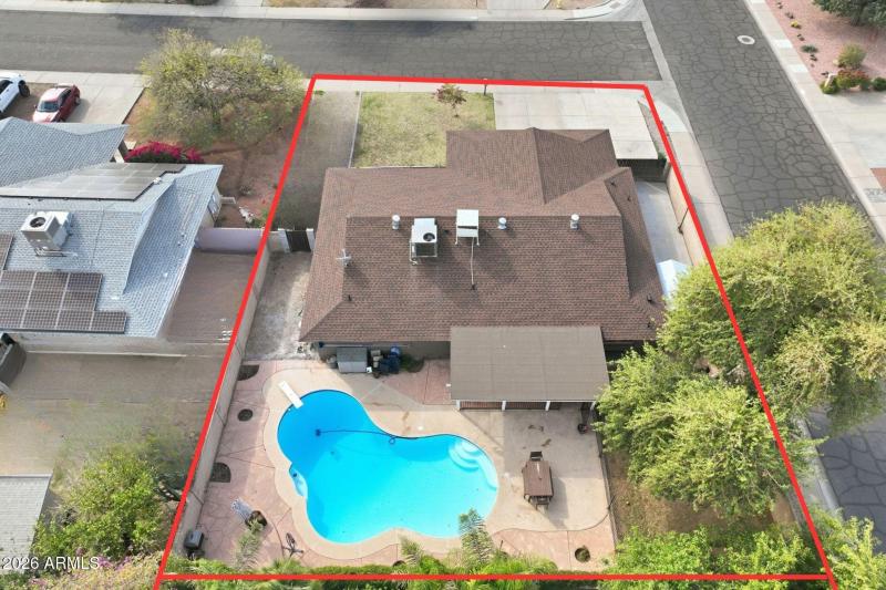 aerial with boundarie lines