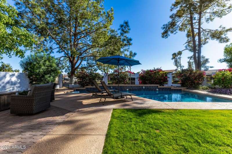 47381882-50E5-4BAC-9B1D-EEA53A80E7F7