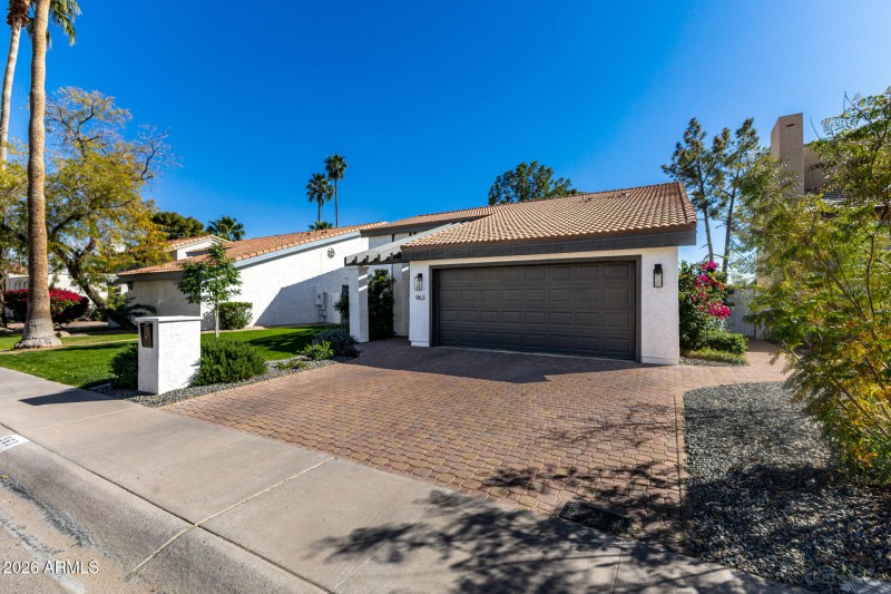 81F361C7-2C37-4E85-A7B5-D0B2C66C7023