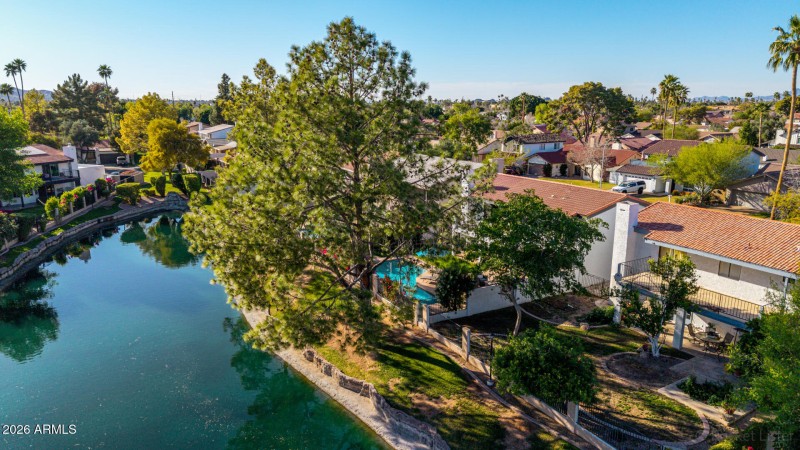 1B76F2D4-27B8-46C5-8232-ACC7E08062AA