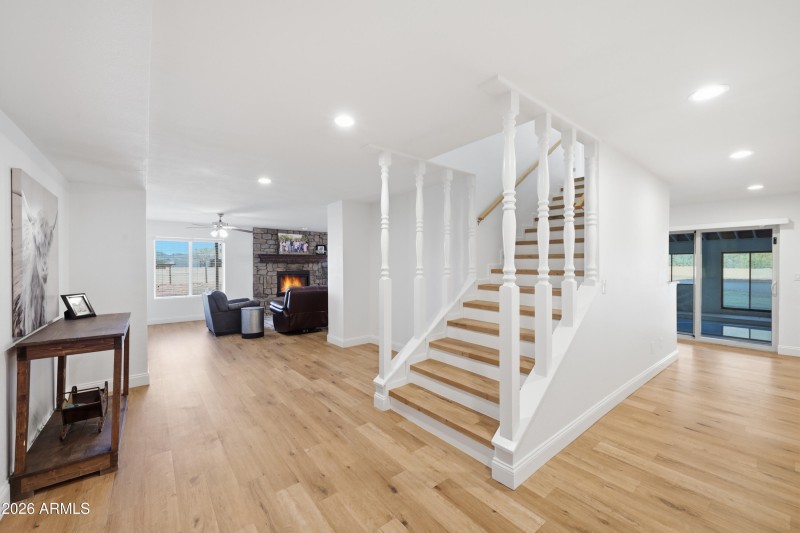 010_DSC_1971_with_fire