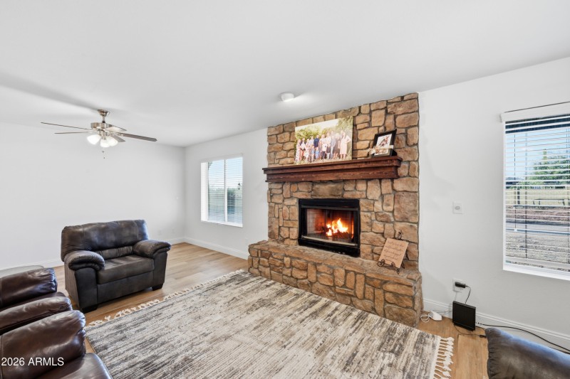 022_DSC_2031_with_fire