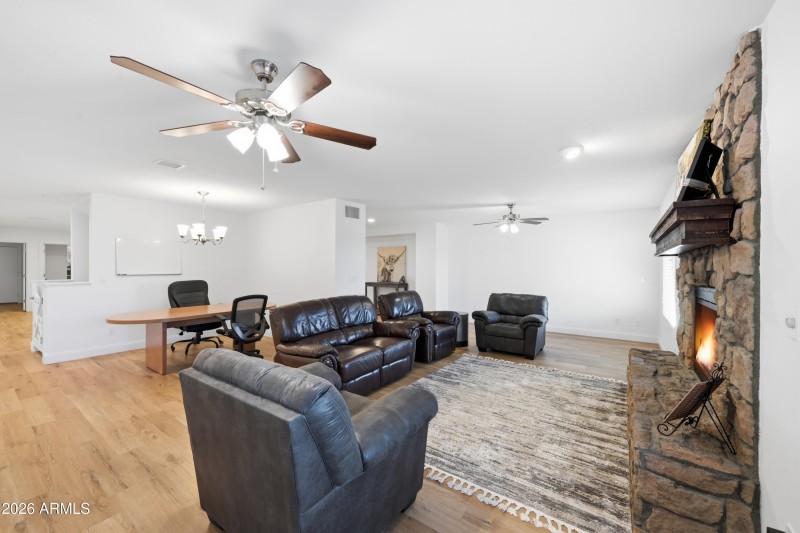 023_DSC_2036_with_fire