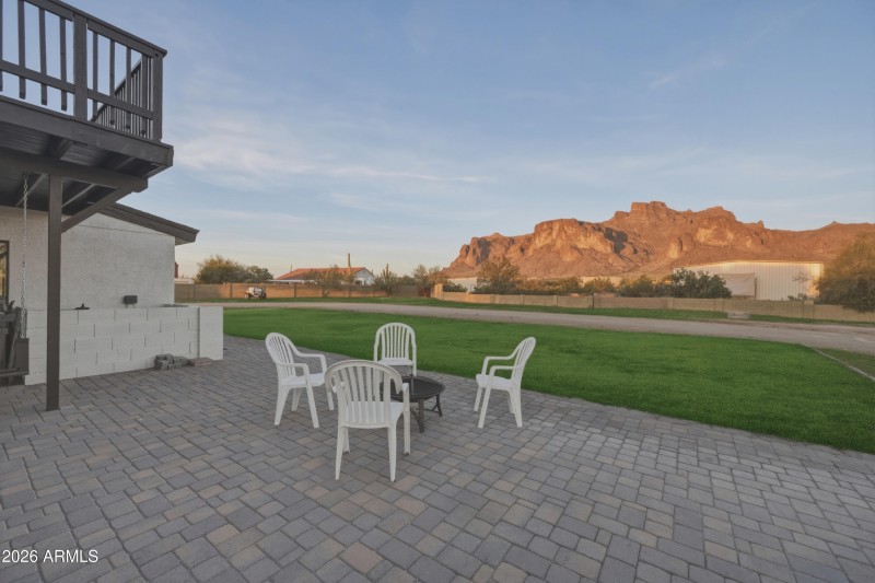 055_DSC_2246_with_grass