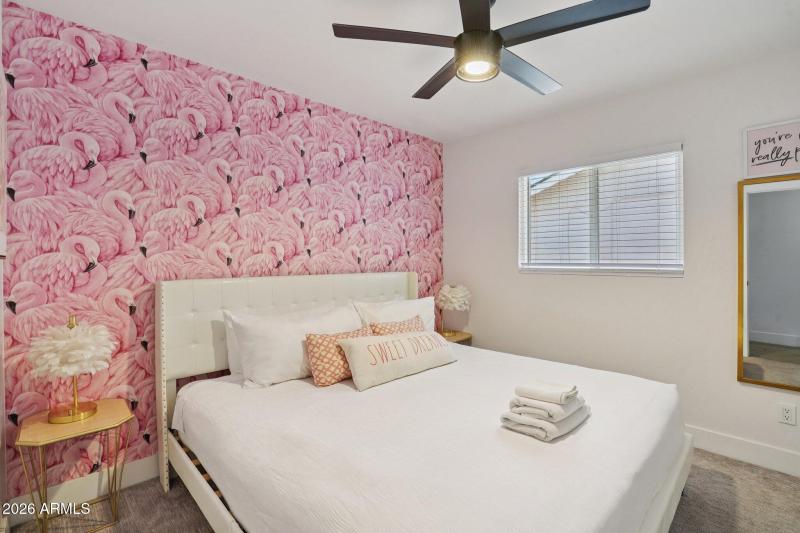 25-web-or-mls-E Clarendon Ave-L0403-025