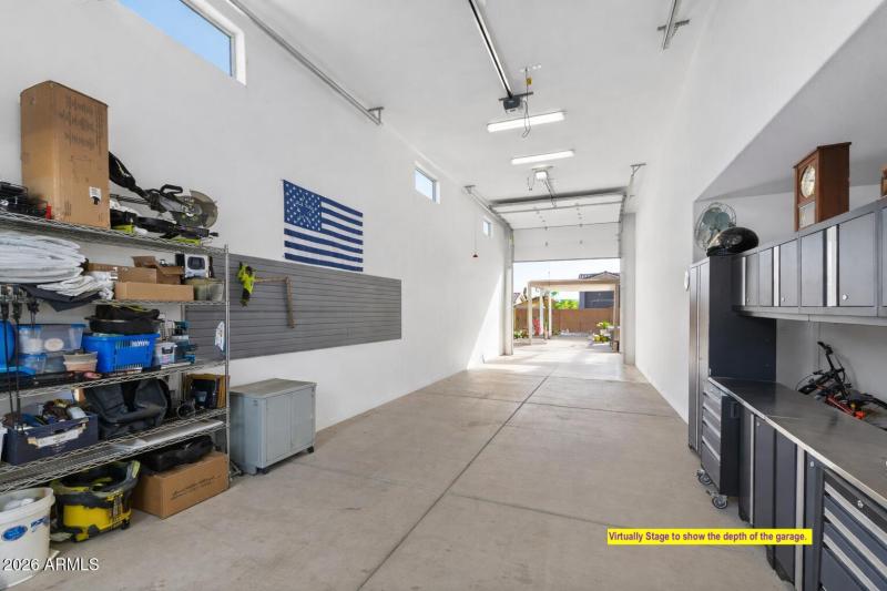 2049 Entoro - Virtual Garage