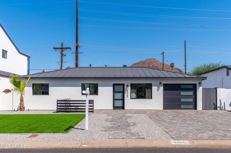 4464 E Campbell Ave - 01