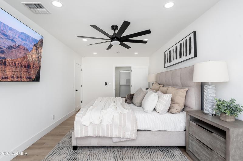 4464 E Campbell Ave - 23