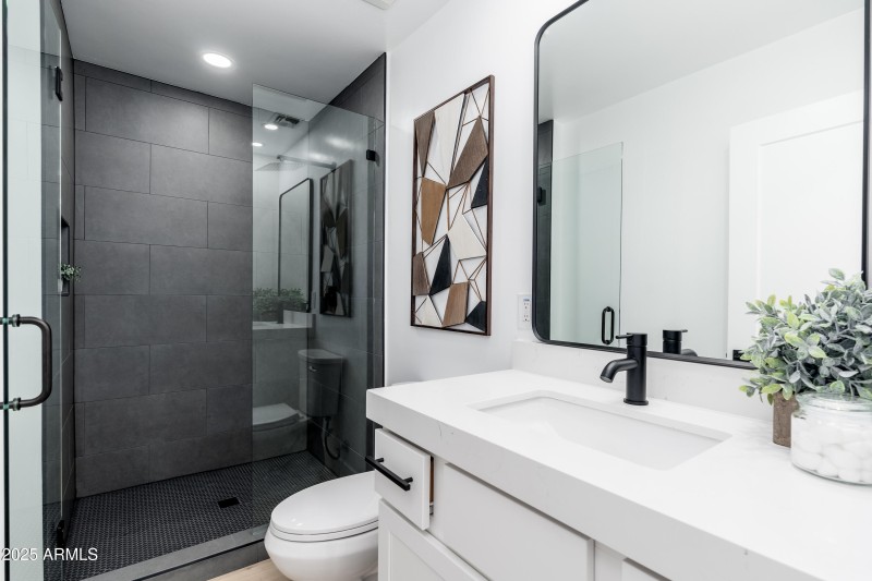 4464 E Campbell Ave - 33