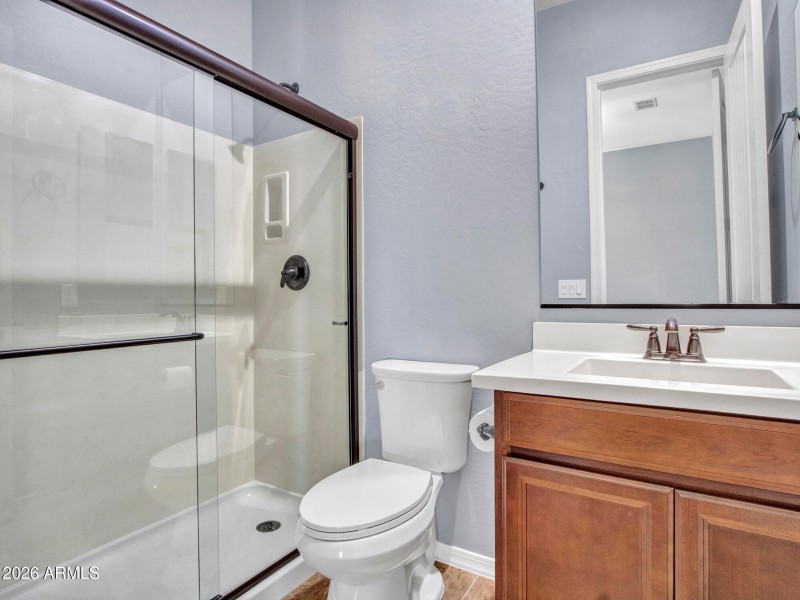 06-Guest-bedroom-(2)