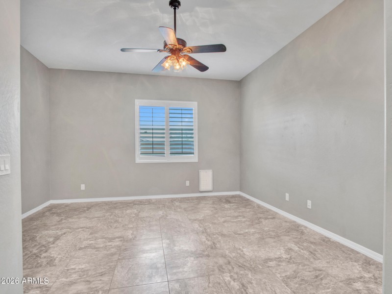 09-Family/Teen Room-(1)