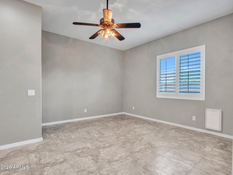 09-Family/Teen Room-(2)