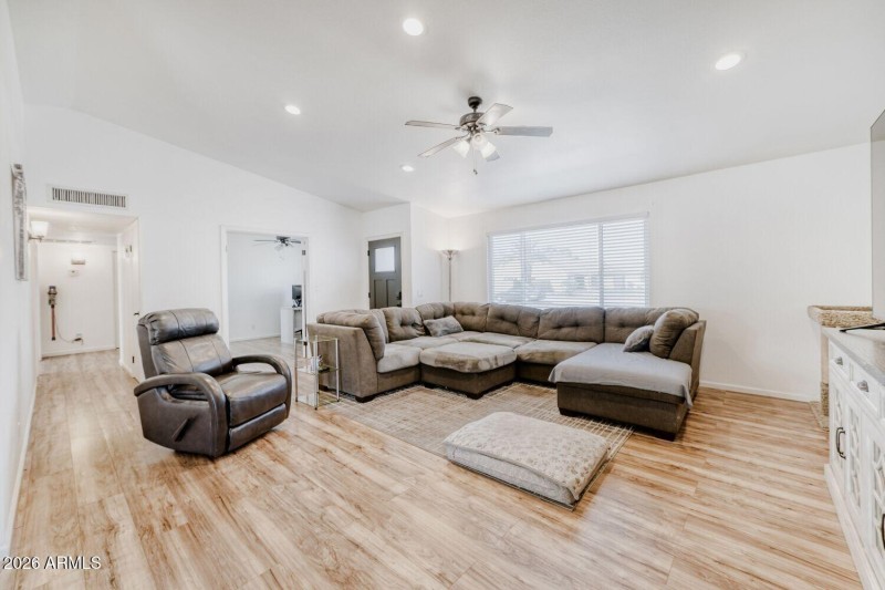 4209 E Acoma Dr - Web Quality - 008 - 07