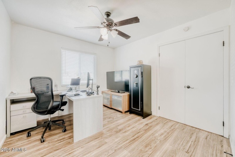 4209 E Acoma Dr - Web Quality - 012 - 11