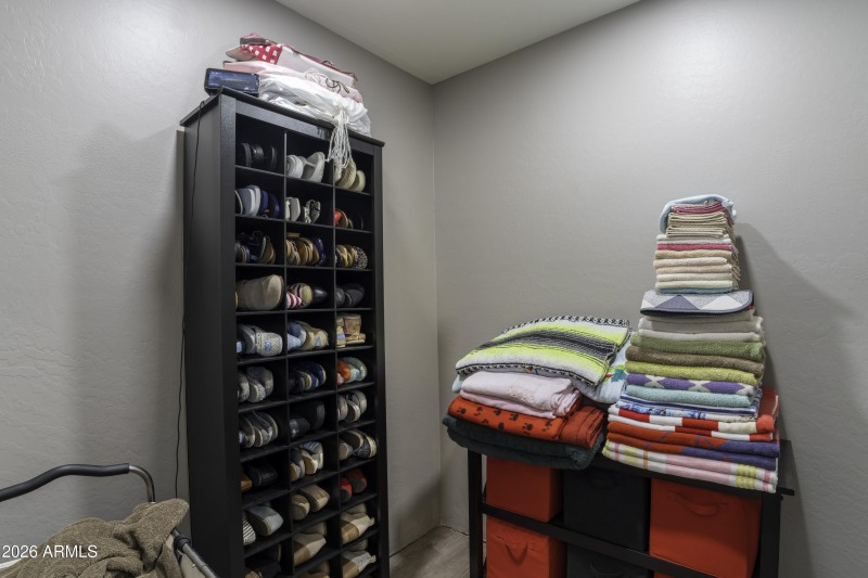 Master sitting room -closet