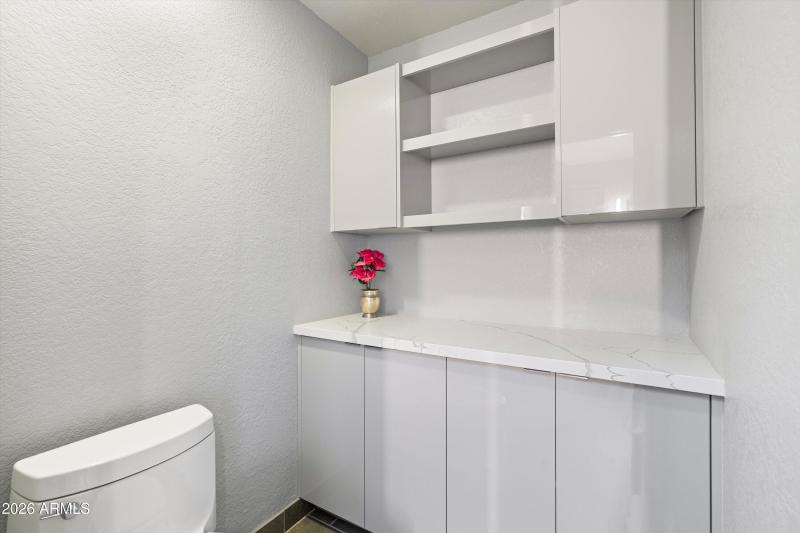 powder room in Master