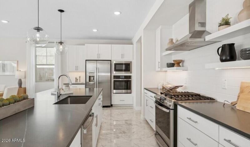 173033_Manor at Legacy Place_Avalon_Kitc