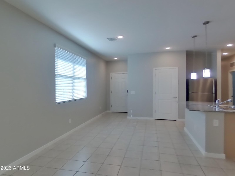 3_pc_1MjqXQFCXd_Jyro22WAoD_other_room_MK