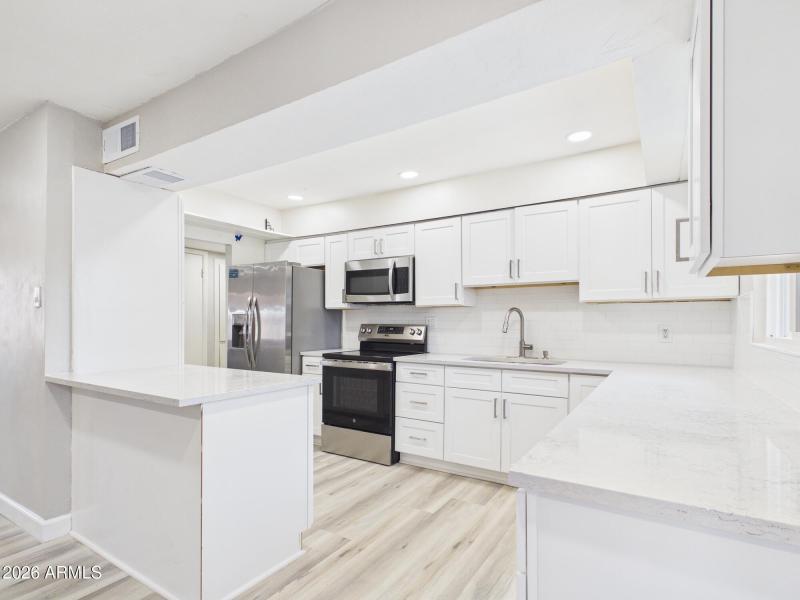 CAM03379G0-PR0185-STILL001