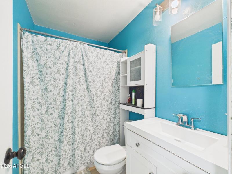 CAM03379G0-PR0185-STILL010