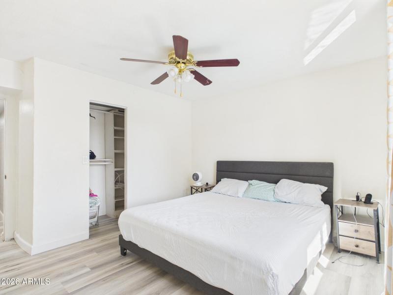 CAM03379G0-PR0185-STILL012