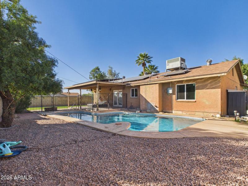 CAM03379G0-PR0185-STILL029