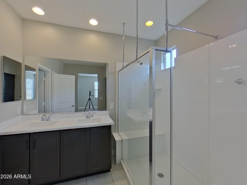 7_pc_DIcBrey6oU_zxyHTMT1i0_layout_0