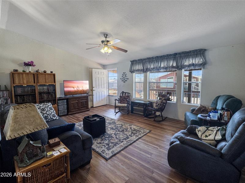 527ef1ae082541bda8026209c942ab4034d54ccf