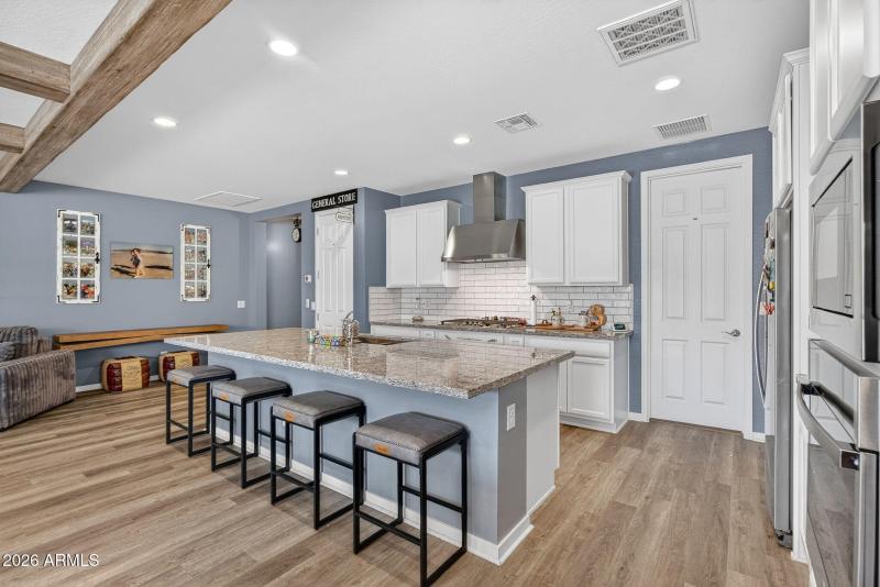 18-web-or-mls-18E Resistance Ave