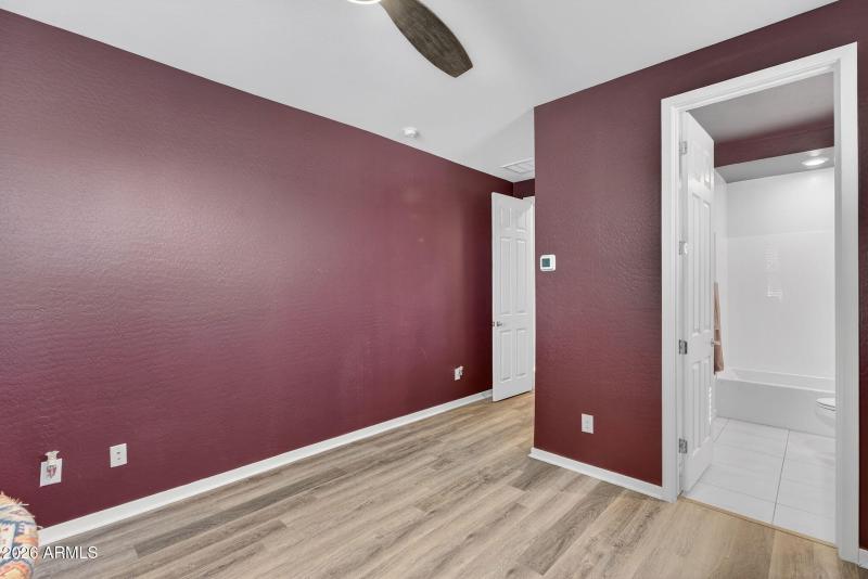 28-web-or-mls-07E Resistance Ave