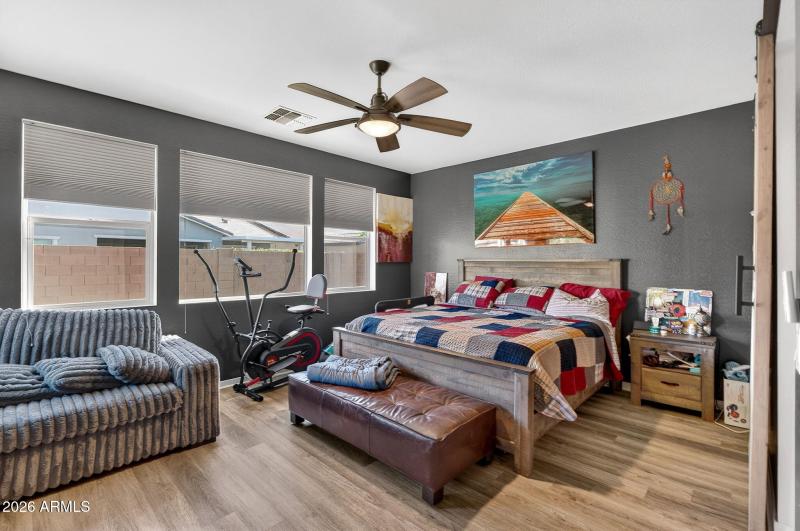 29-web-or-mls-34E Resistance Ave