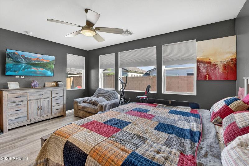 32-web-or-mls-37E Resistance Ave