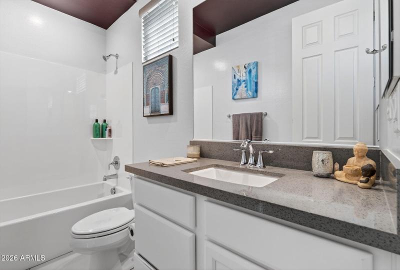 40-web-or-mls-08E Resistance Ave