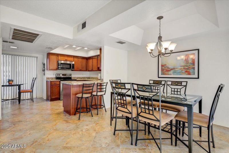 04-Dining Room To Kitchen