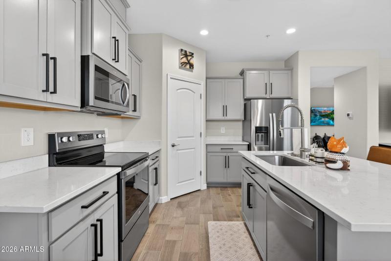 13-web-or-mls-28N Arizona Ave 1354