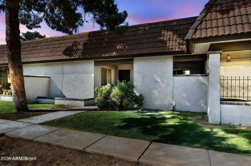 3-web-or-mls-9001-w-elm-st-unit-3