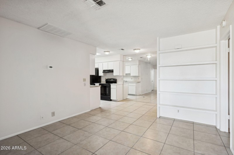11-web-or-mls-9001-w-elm-st-unit-3